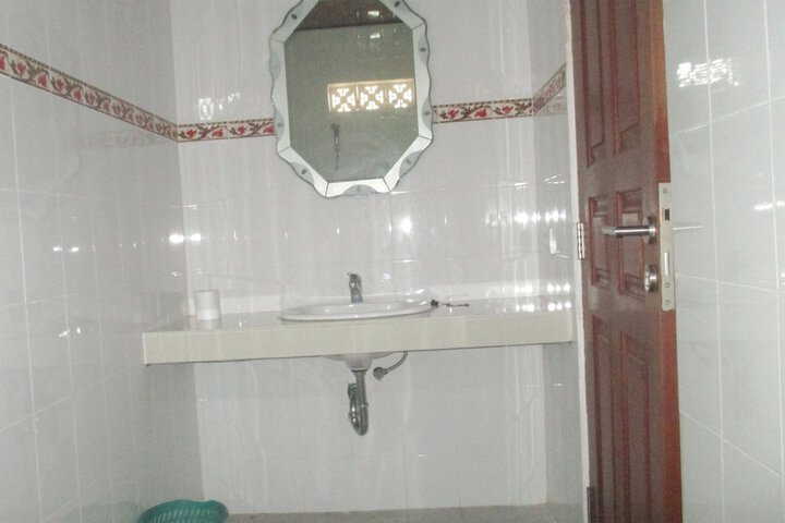 Clean Restrooms