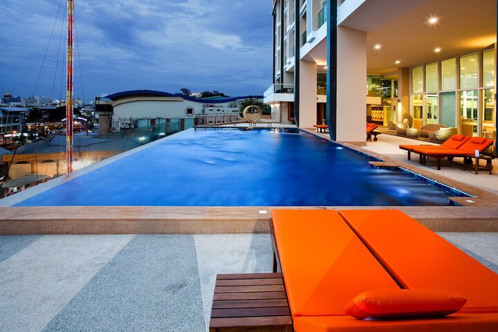 Pool Hotel