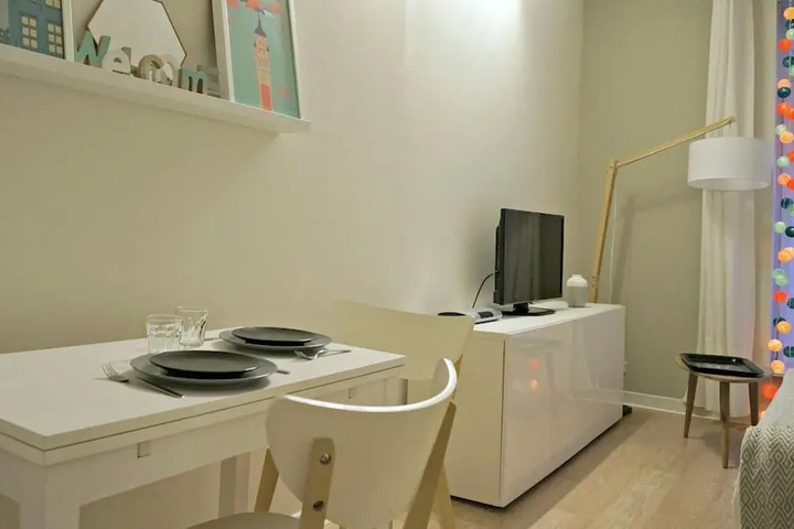 Room 3 of 12