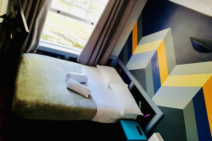 Room 55 of 106