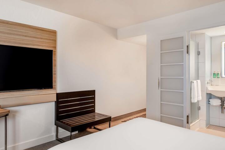 Room 41 of 145