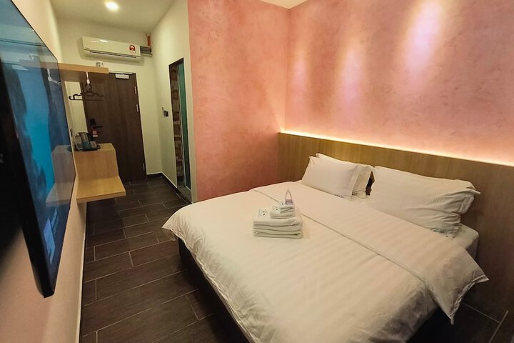 Room 3 of 17