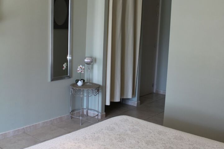 Room 10 of 40