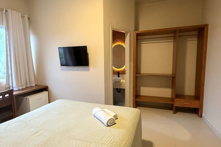 Room 6 of 15
