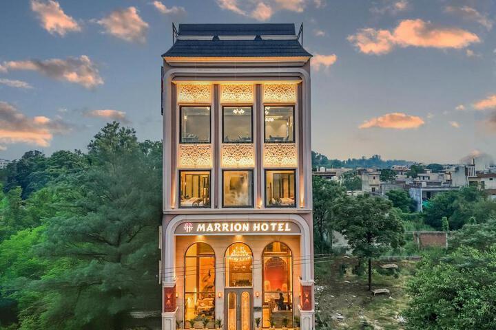 Hotel Marrion