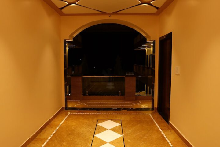 Room 32 of 39