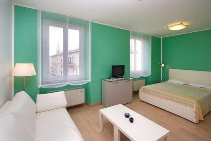 Room 35 of 64