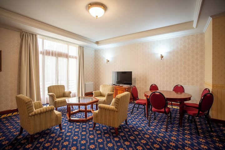 Room 60 of 143