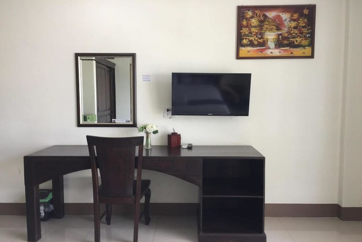 Room 27 of 42