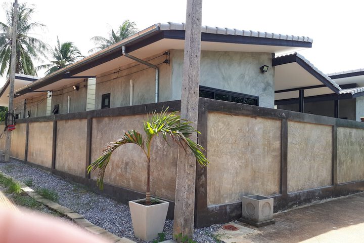 THE BEACH HOUSE BUNGALOWS