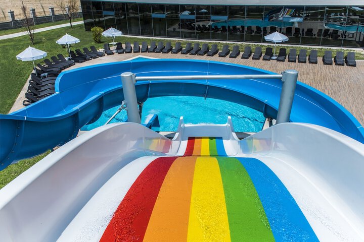 Pools & Facilities