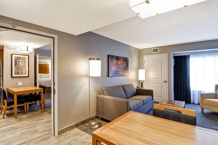 Room 5 of 60