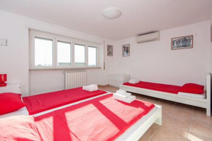 Room 41 of 59