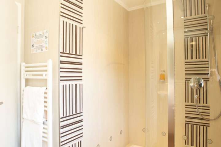 Room 43 of 107