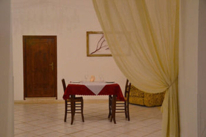 Room 27 of 34