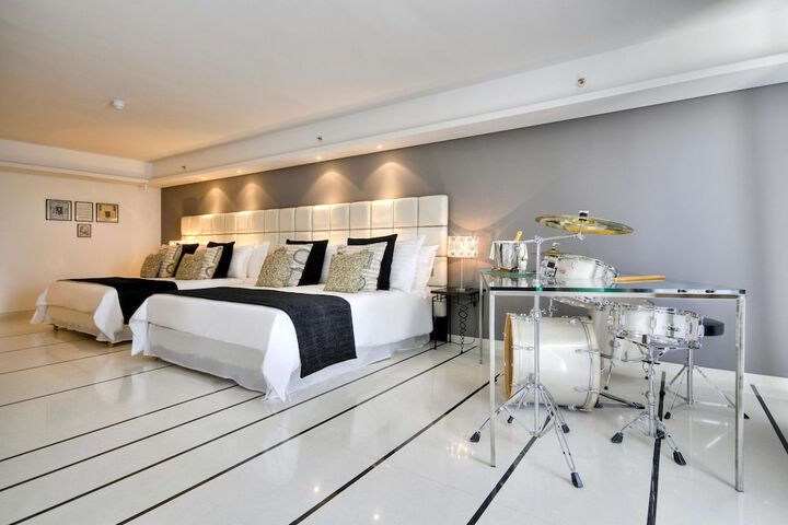 Room 48 of 144