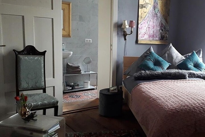 Room 12 of 48