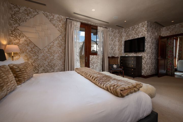 Room 21 of 158