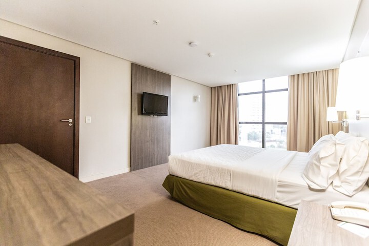 Room 6 of 27