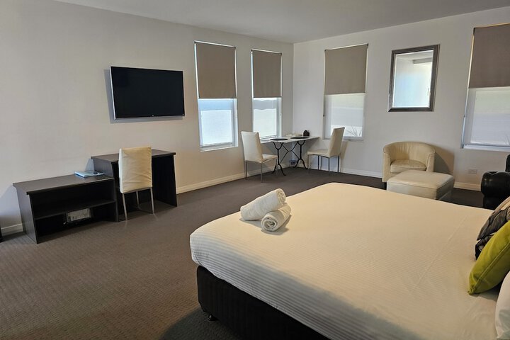 Room 28 of 84