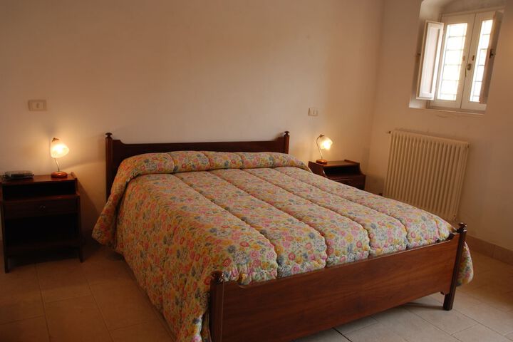 Room 13 of 32