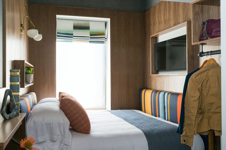 Room 47 of 65