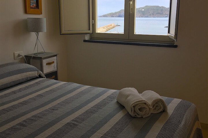 Room 13 of 40