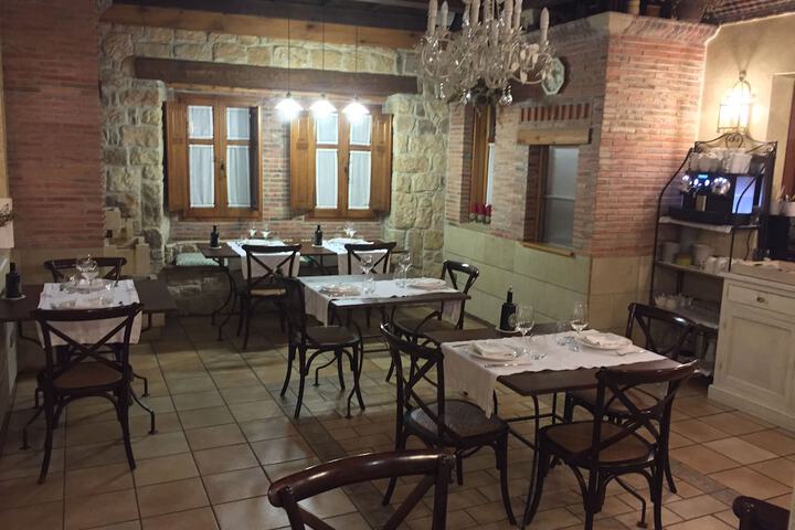 Dining 60 of 160