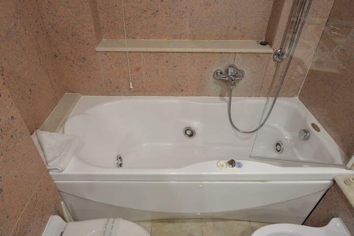 Hot Tub 59 of 72