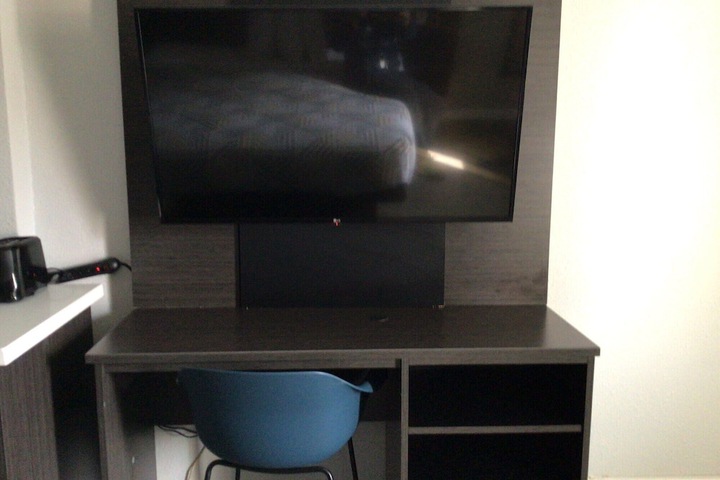 Room 5 of 19