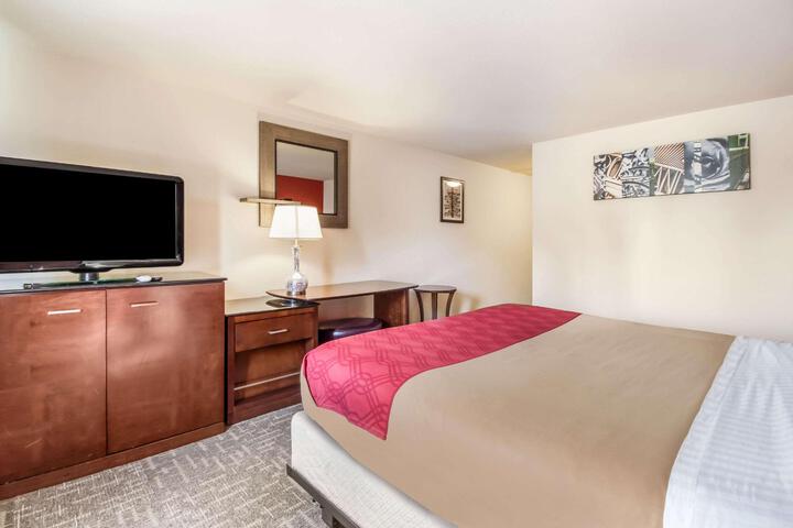 Room 5 of 28