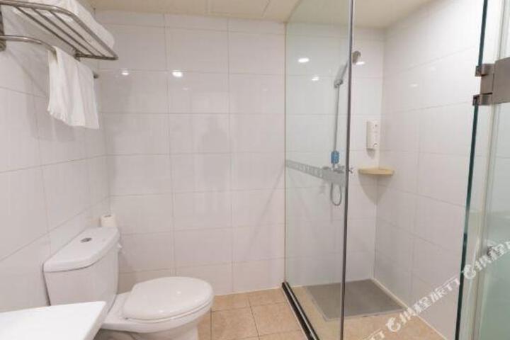 Hanting Hotel (Baoding Sanfeng Road Agriculture University)