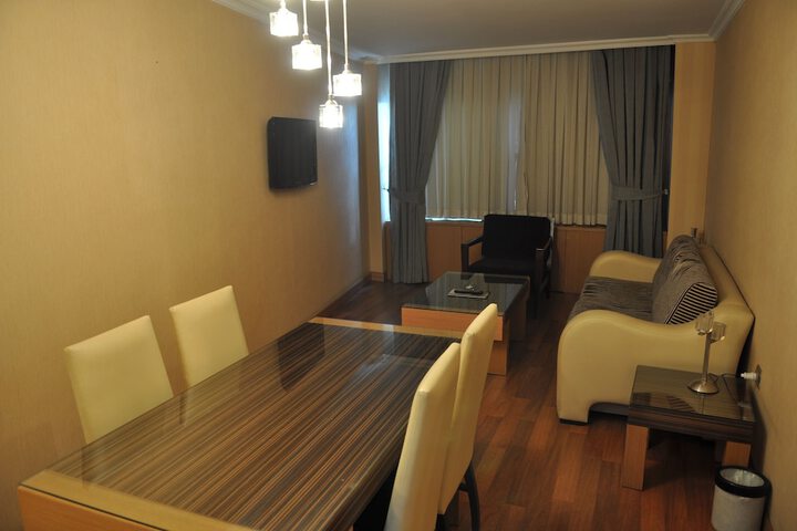Room 19 of 34