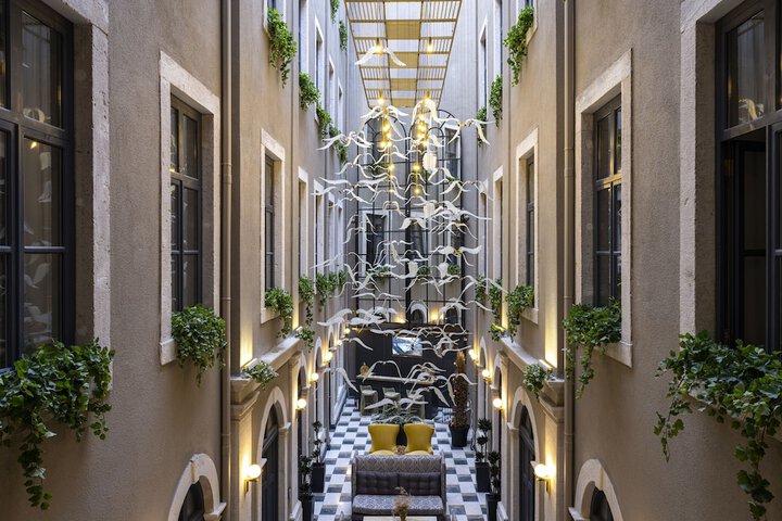 Hotel Exterior 133 of 134