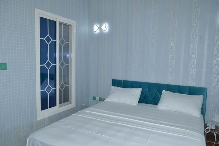 Room 9 of 35