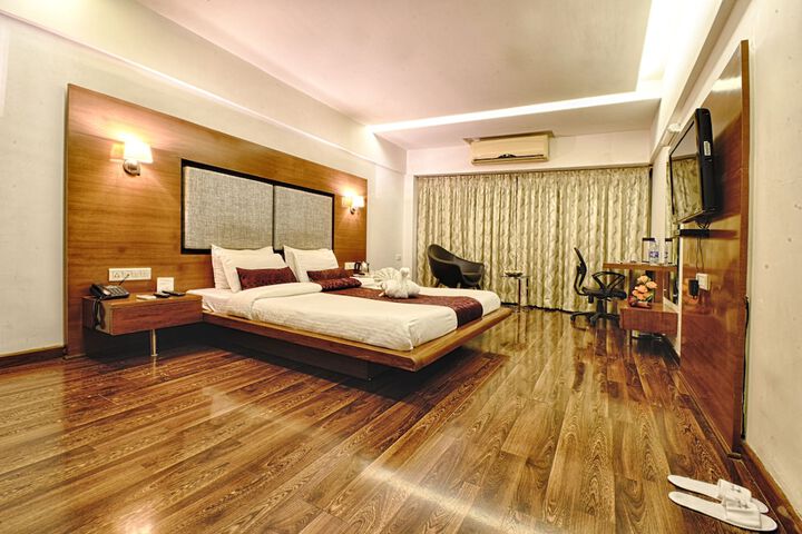 Room 12 of 37