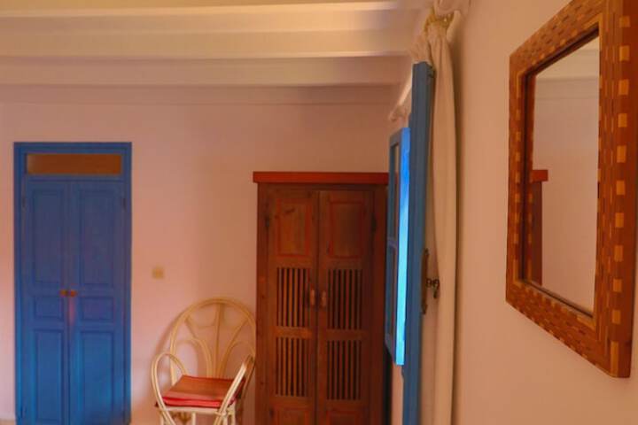 Room 73 of 266