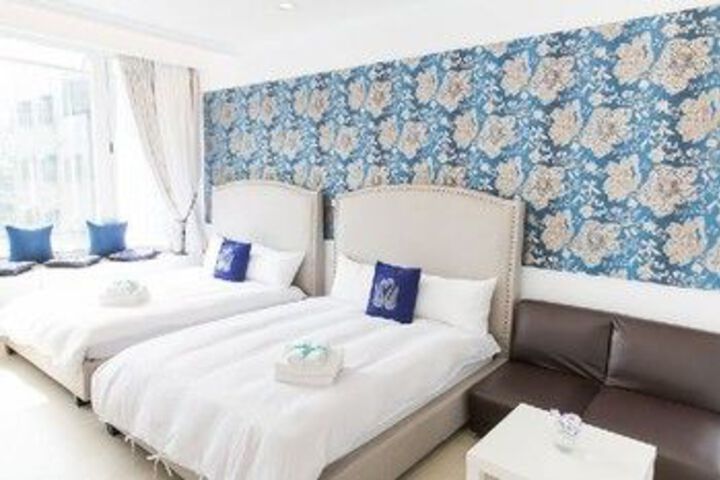 Room 10 of 40