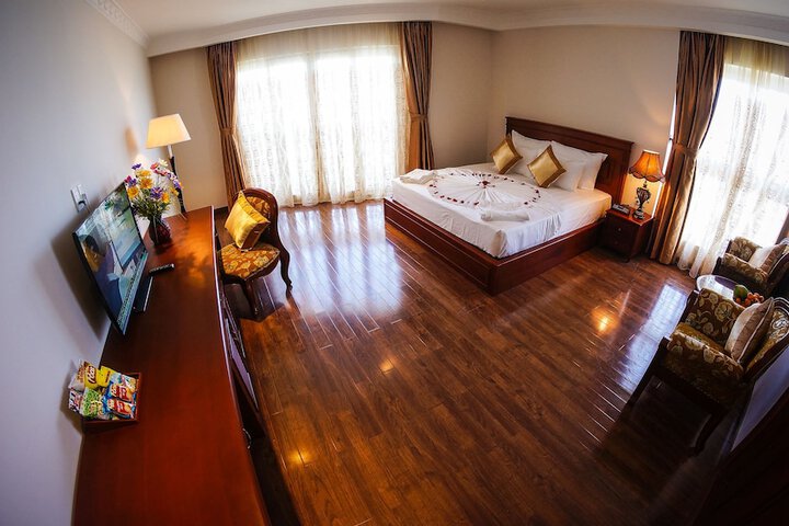 Room 6 of 50