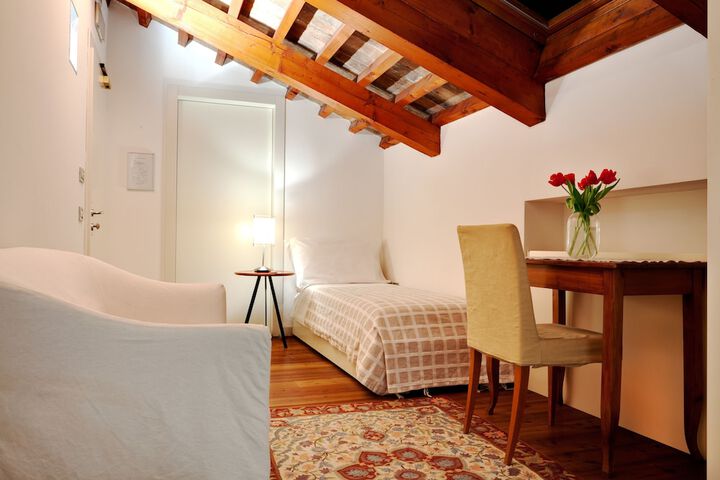 Room 6 of 31