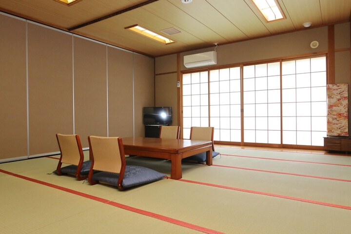 Room 7 of 10