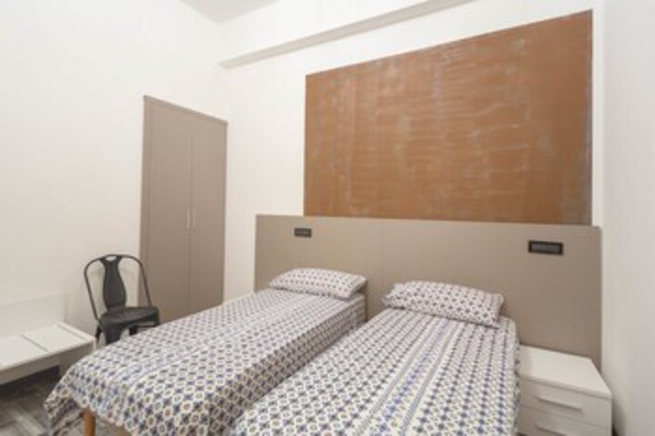 Room 29 of 38