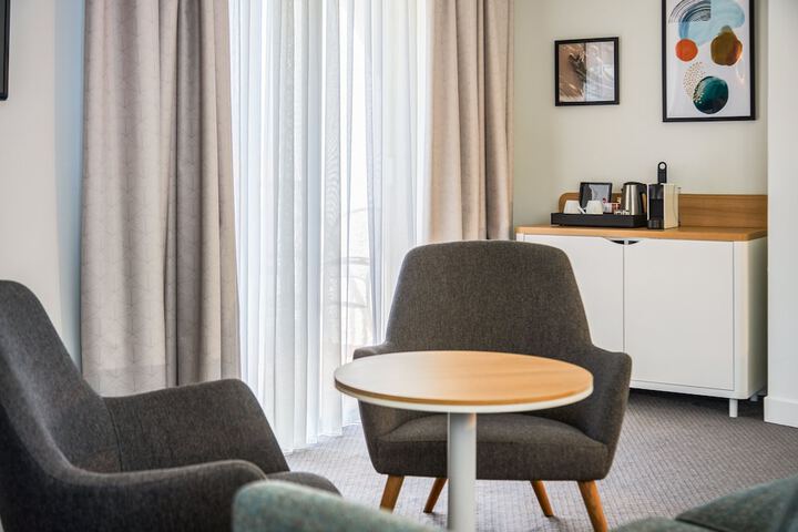 Room 9 of 65
