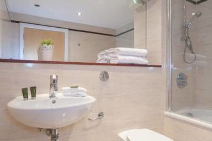 Room 4 of 21