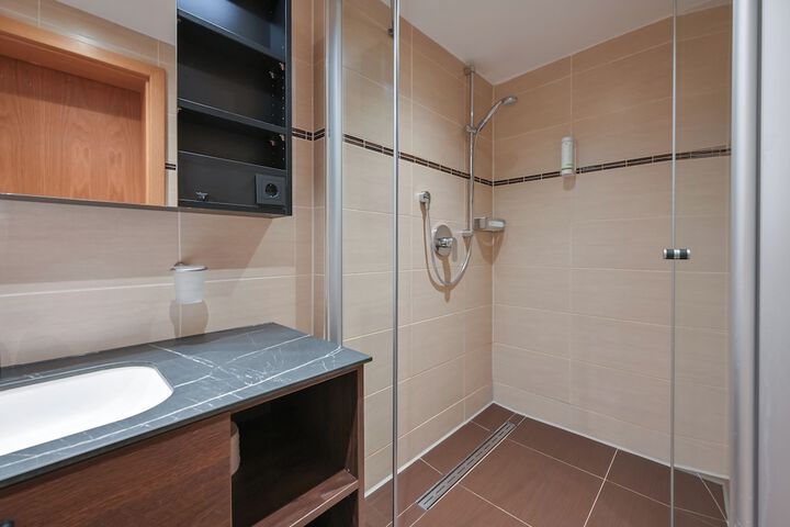 Room 105 of 124