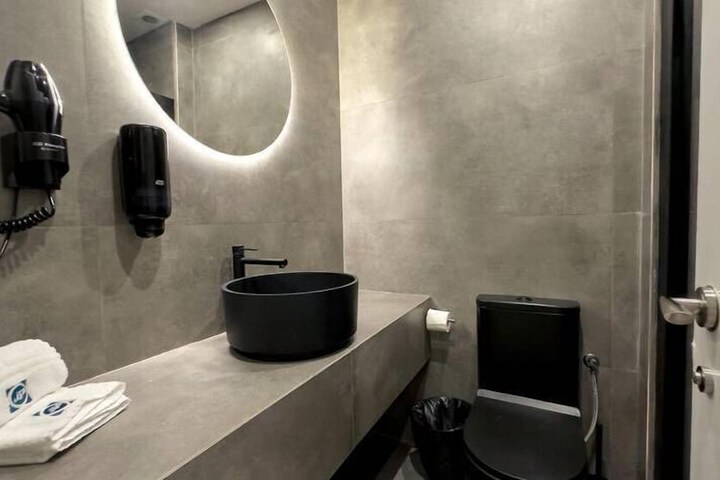 Room 16 of 20