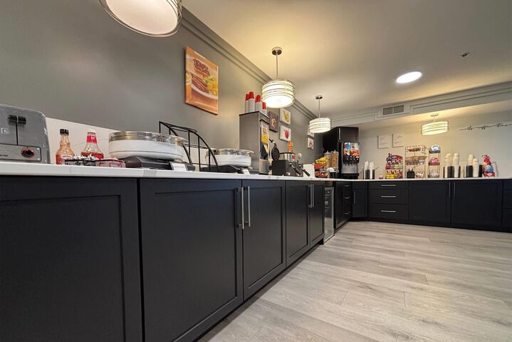 Breakfast/Coffee Service 28 of 32