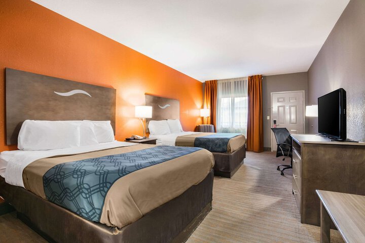 2 Queen Beds (6 of 11)
