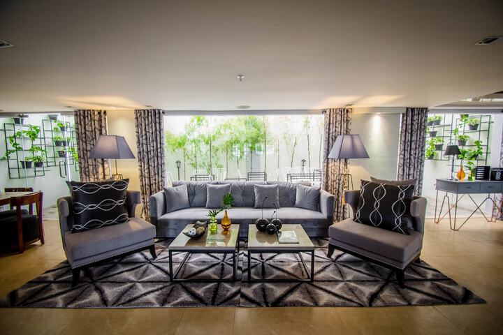 Guest Lobby