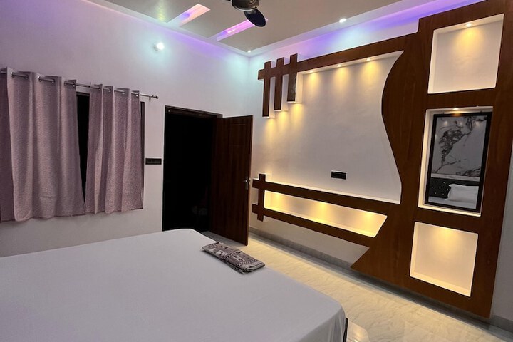 Room 5 of 15